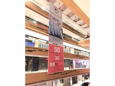 What do businesses say about planning "model" signboard on Le Trong Tan street?