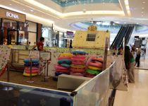 Trang trí sân trượt băng tại TTTM Crescent Mall