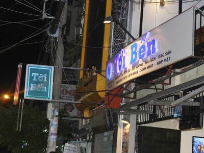 Laugh out loud with "unique" signs in Saigon